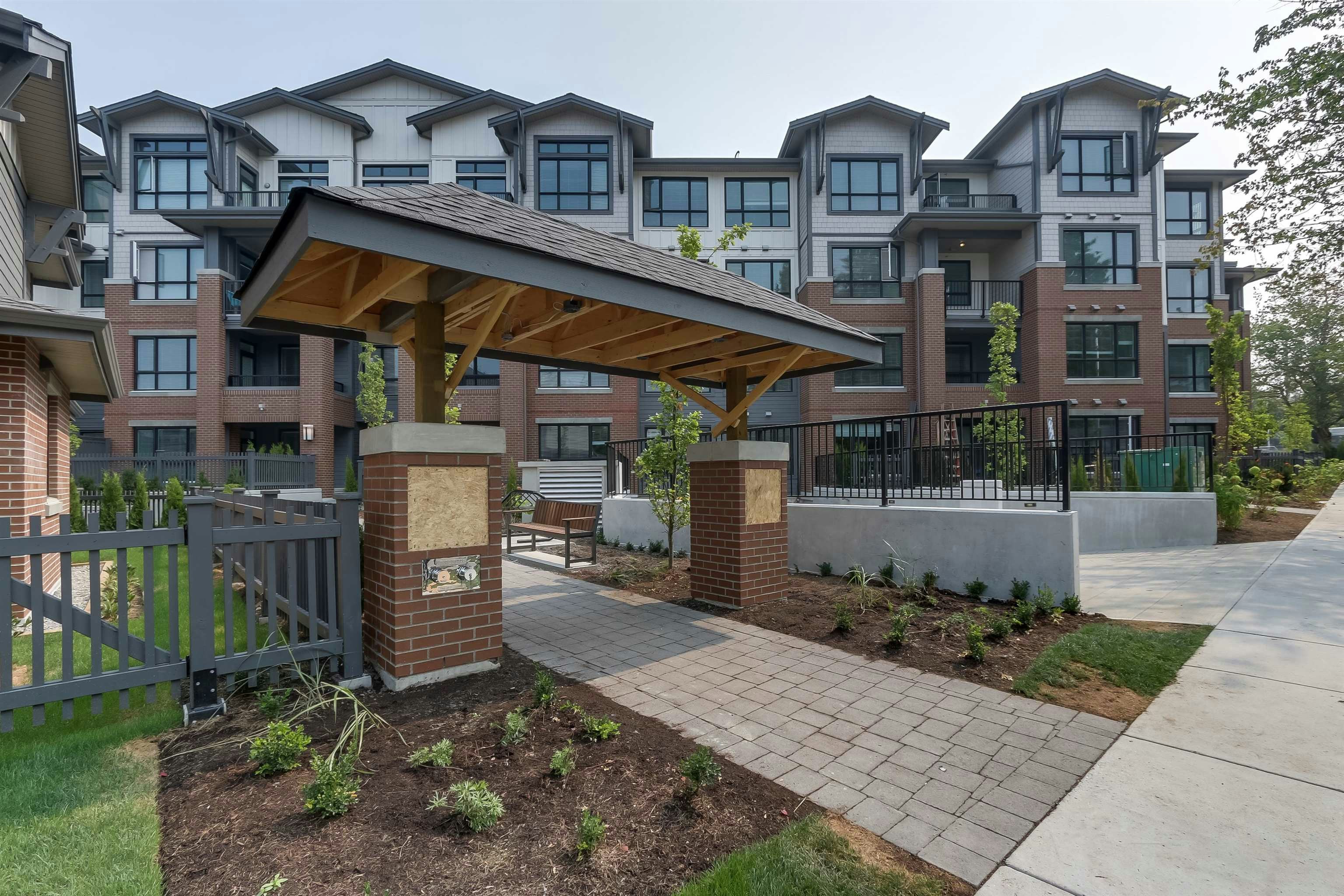 316-2960 151 Street, Surrey, BC, V4P 0G3