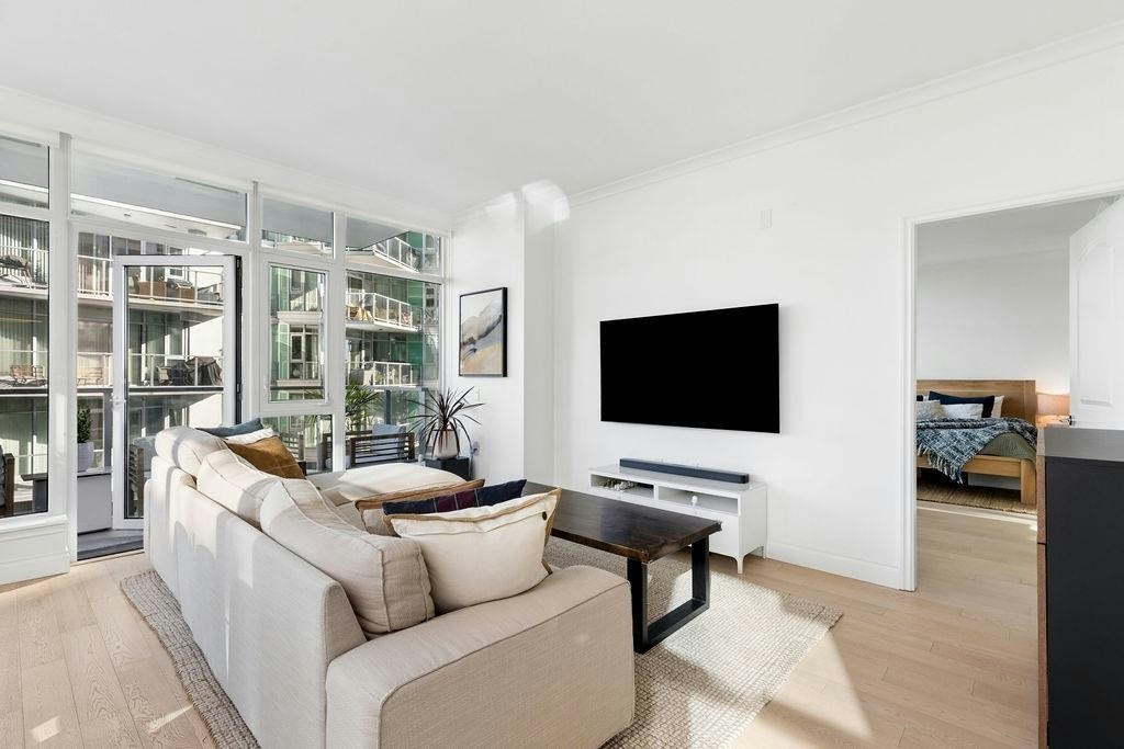 409-185 Victory Ship Way, North Vancouver, BC, V7L 0G2 - 9