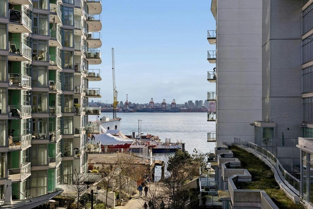 409-185 Victory Ship Way, North Vancouver, BC, V7L 0G2 - 26