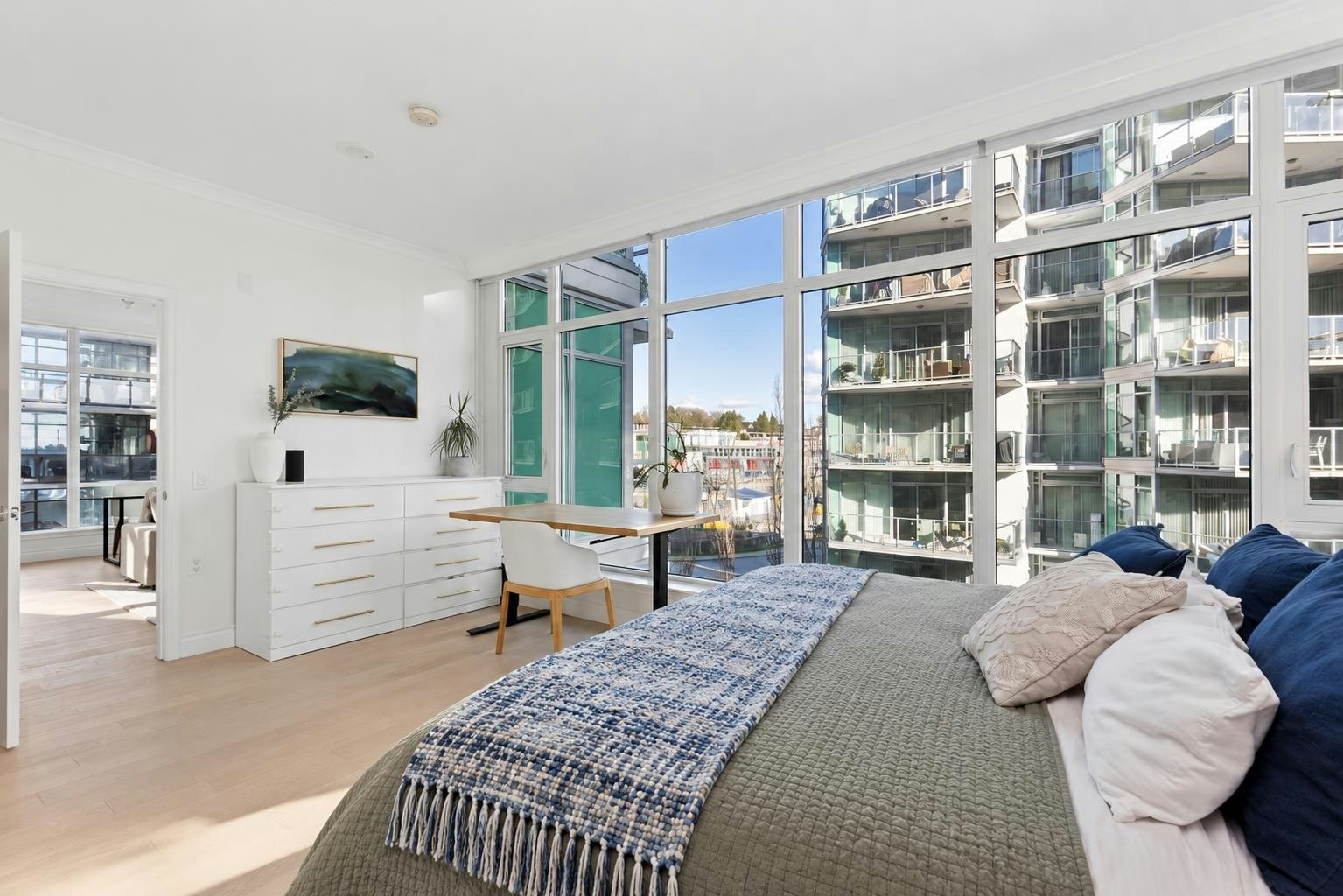 409-185 Victory Ship Way, North Vancouver, BC, V7L 0G2 - 16
