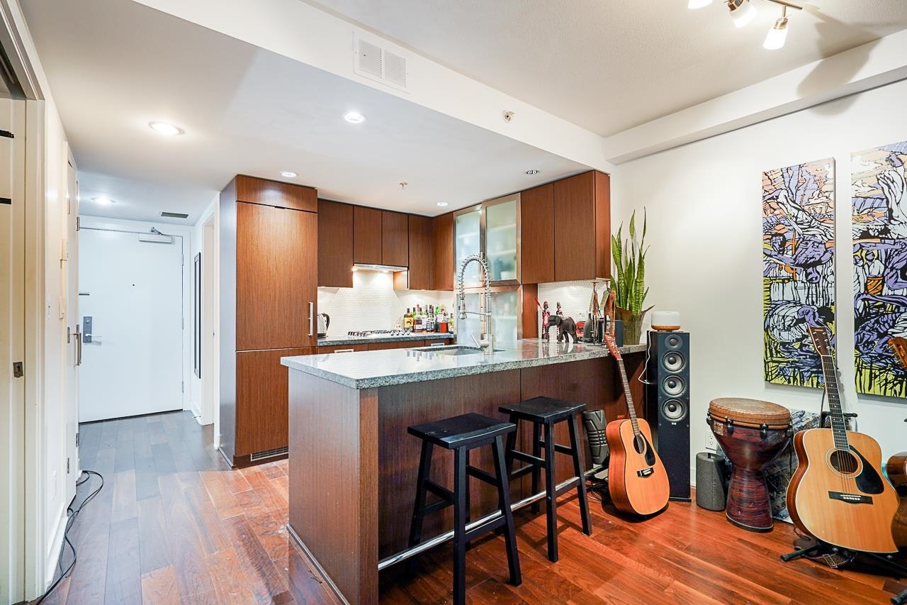 210-1055 Richards Street, Vancouver, BC, V6B 0C2