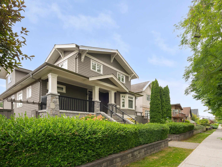 3955 Dundas Street, Burnaby, BC, V5C 1A6 - 2