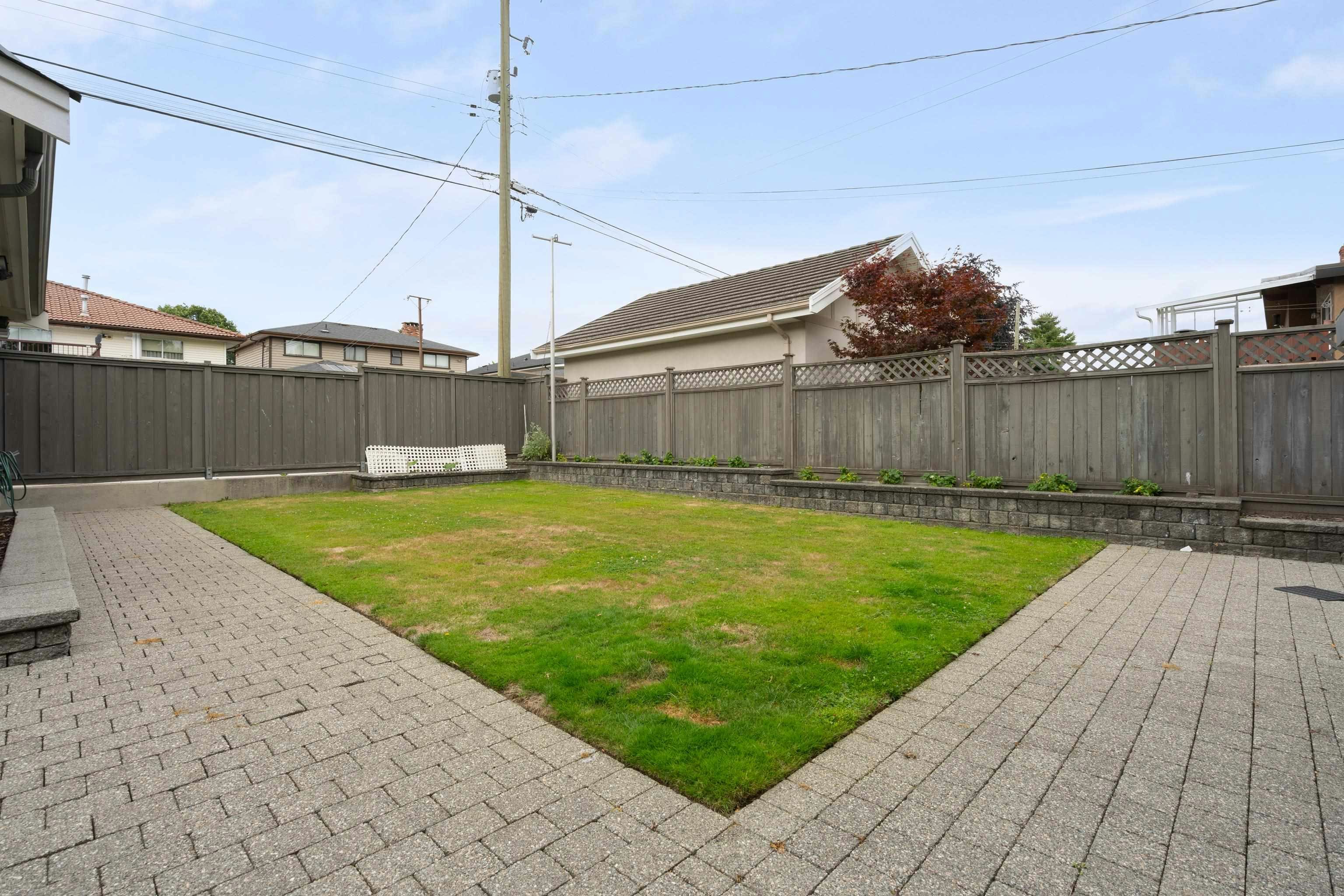 3955 Dundas Street, Burnaby, BC, V5C 1A6 - 34