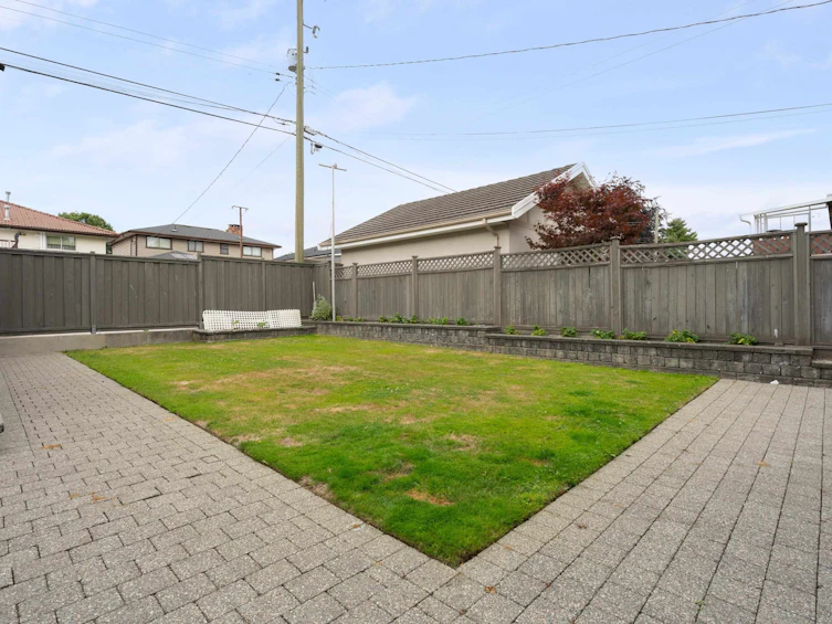 3955 Dundas Street, Burnaby, BC, V5C 1A6 - 34