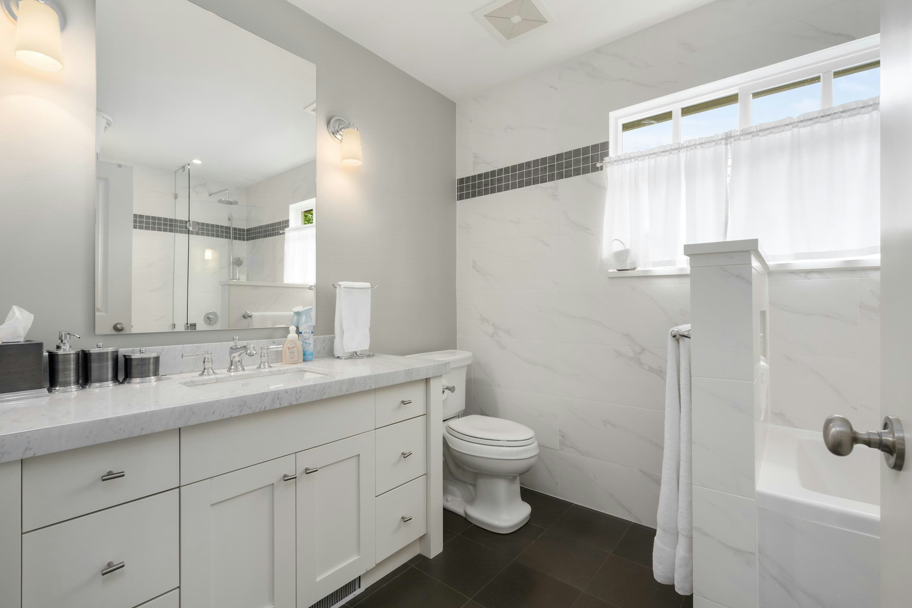 3955 Dundas Street, Burnaby, BC, V5C 1A6 - 19