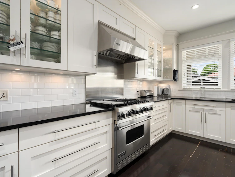 3955 Dundas Street, Burnaby, BC, V5C 1A6 - 7