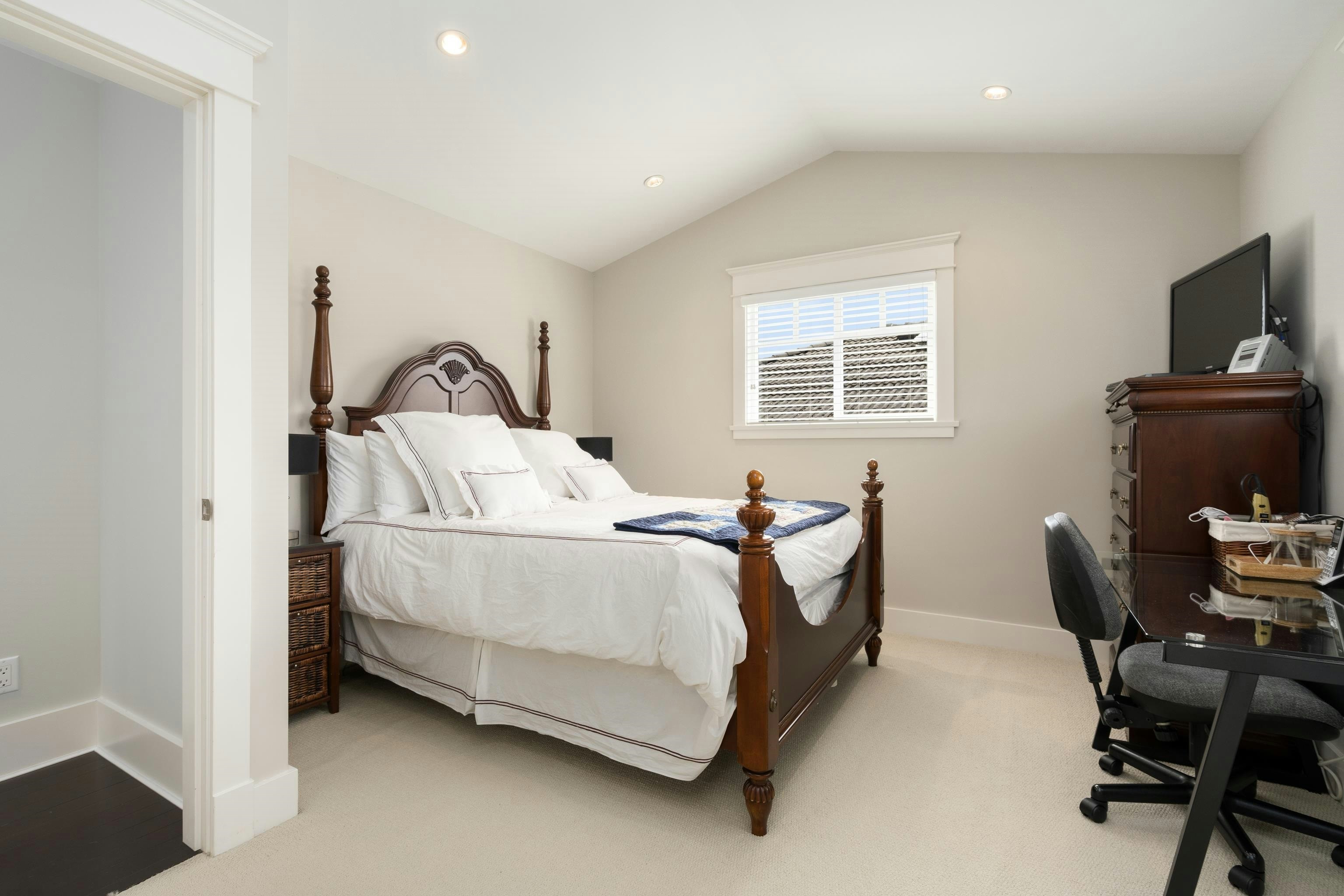 3955 Dundas Street, Burnaby, BC, V5C 1A6 - 21