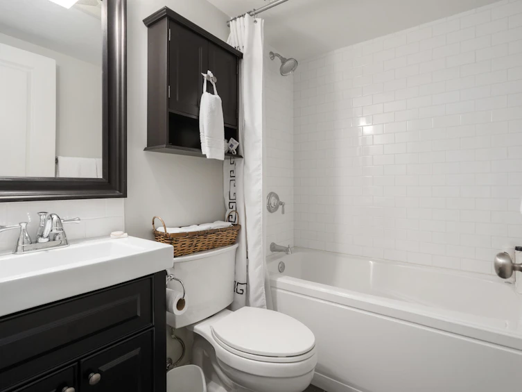 3955 Dundas Street, Burnaby, BC, V5C 1A6 - 27