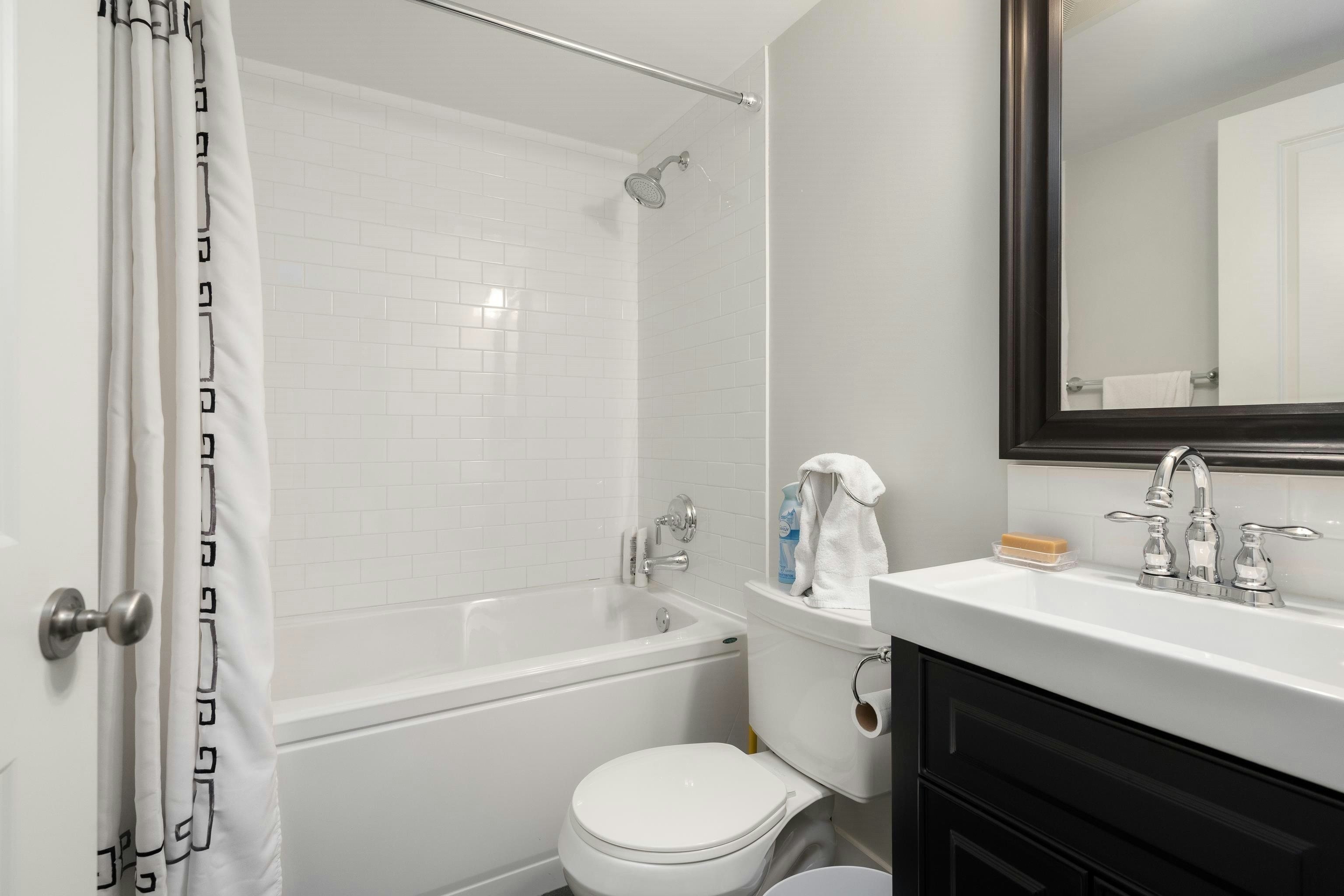 3955 Dundas Street, Burnaby, BC, V5C 1A6 - 26