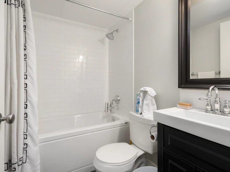 3955 Dundas Street, Burnaby, BC, V5C 1A6 - 26