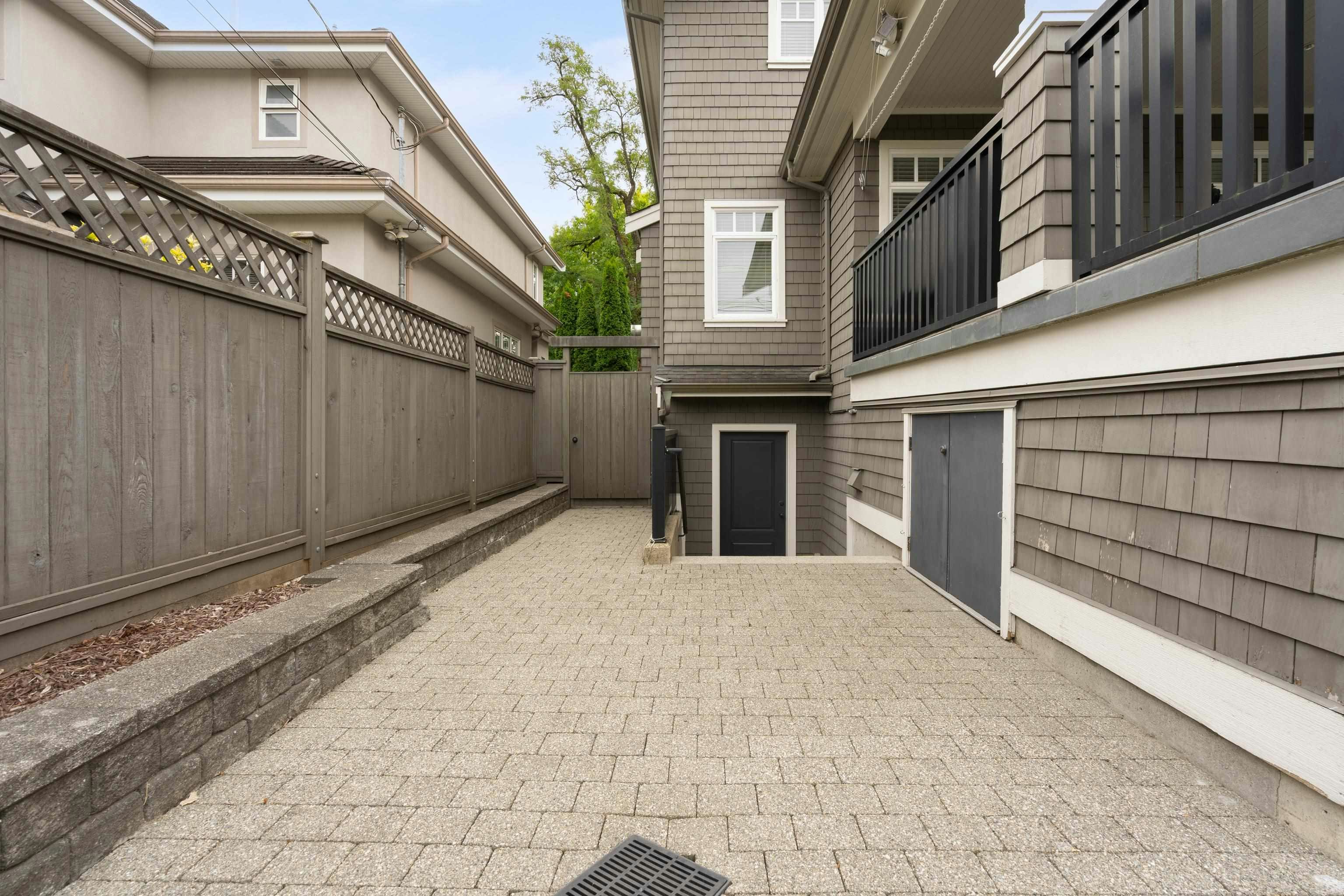 3955 Dundas Street, Burnaby, BC, V5C 1A6 - 37