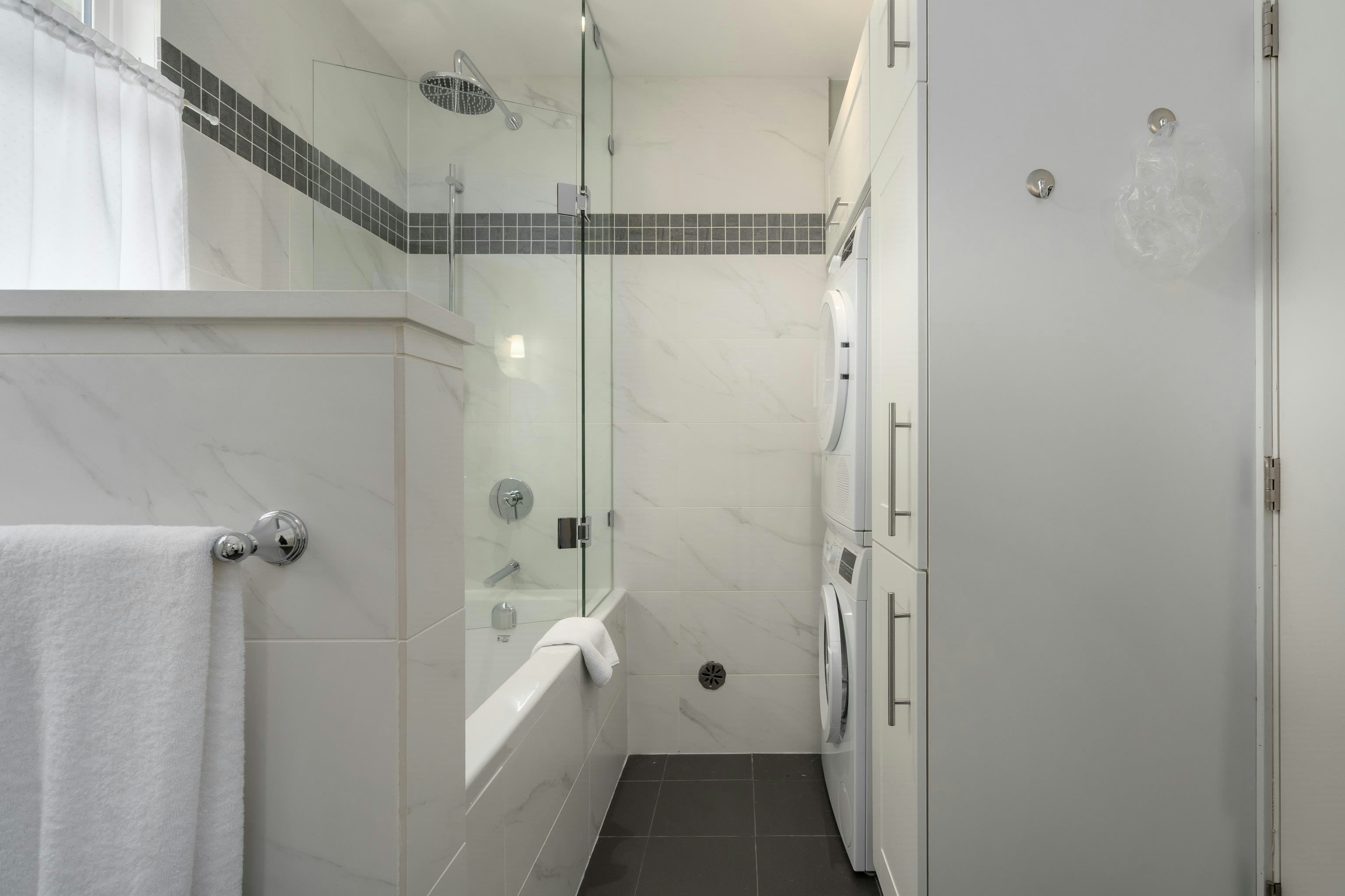 3955 Dundas Street, Burnaby, BC, V5C 1A6 - 20