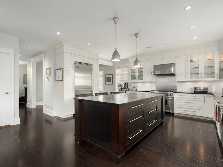 3955 Dundas Street, Burnaby, BC, V5C 1A6 - 4