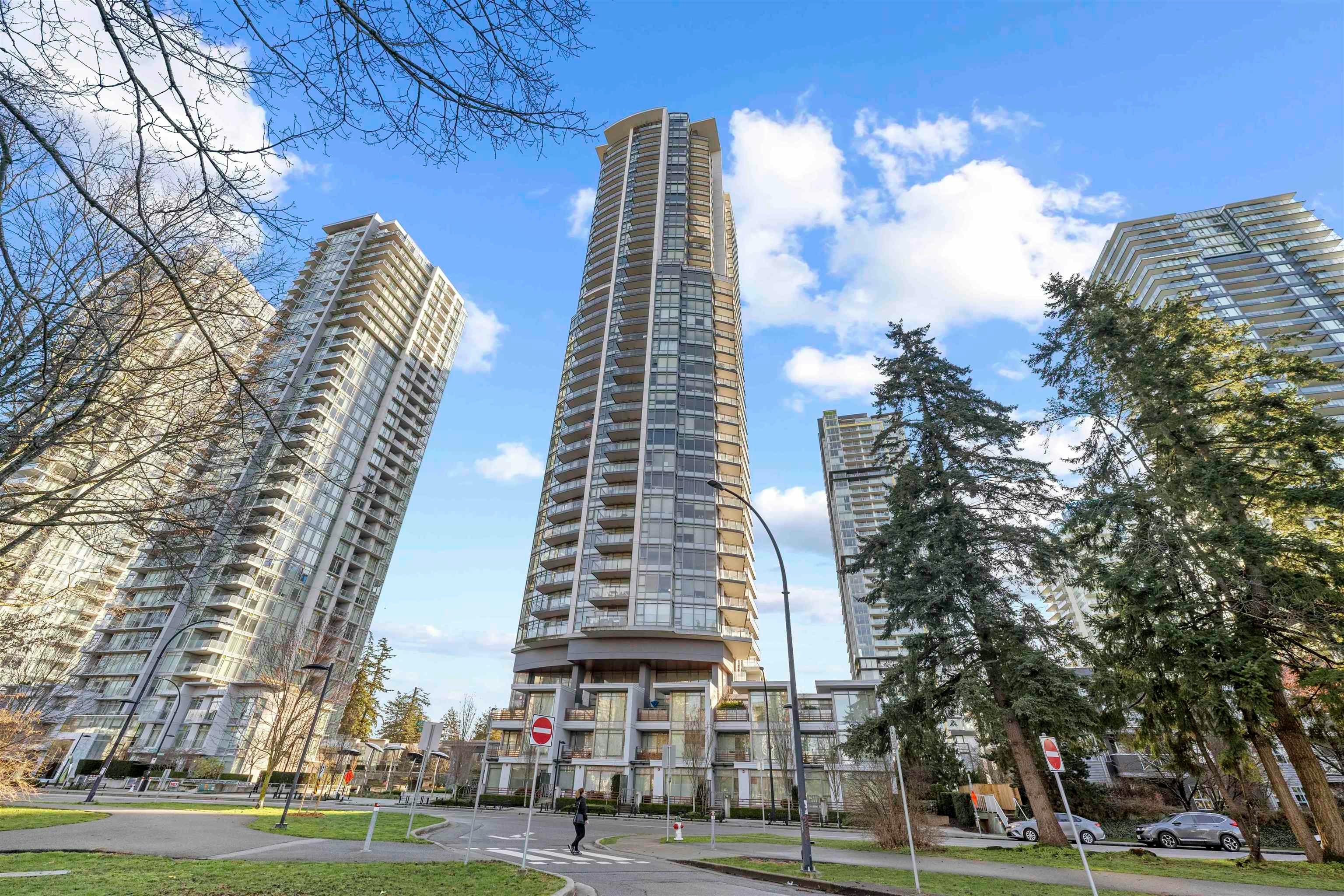 3705-4900 Lennox Lane, Burnaby, BC, V5H 0G9