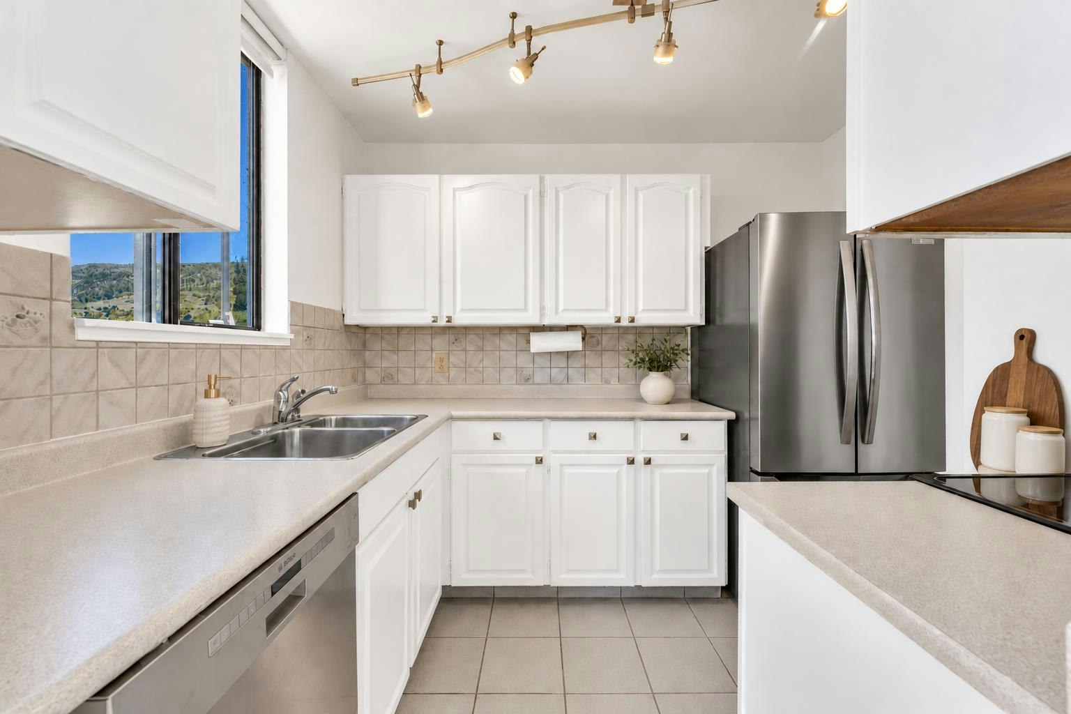 1102-555 13th Street, West Vancouver, BC, V7T 2N8 - 9