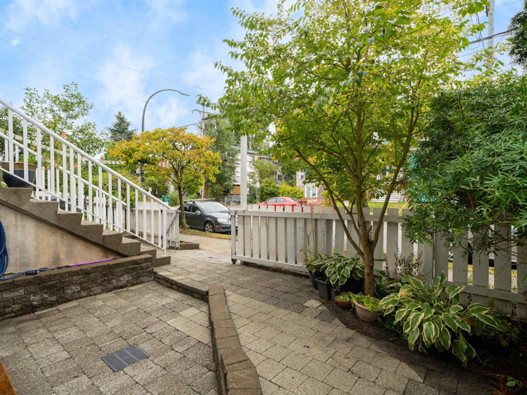 2537 Woodland Drive, Vancouver, BC, V5N 3P4 - 3