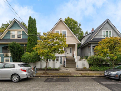 2537 Woodland Drive - 2