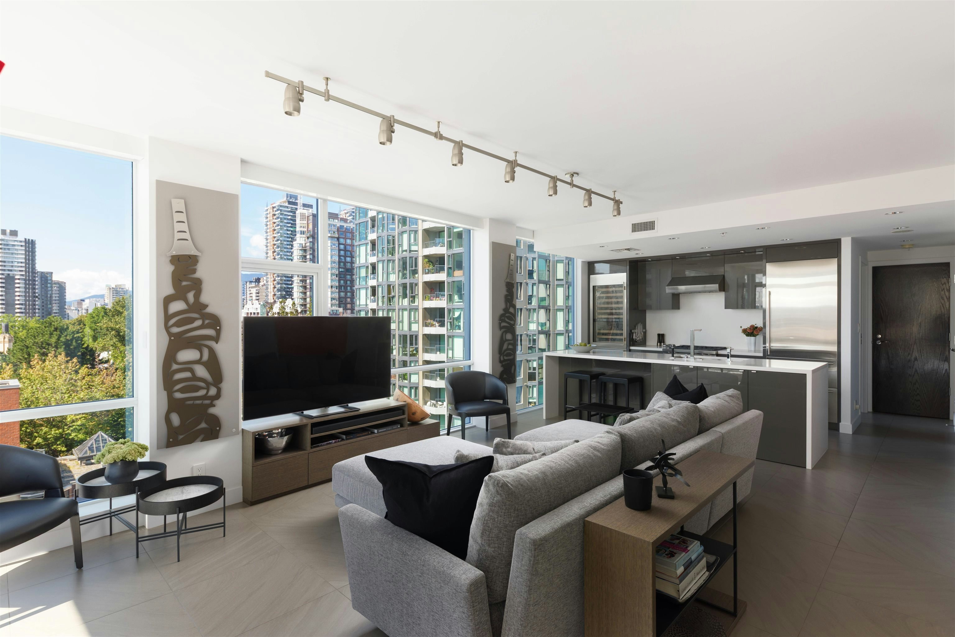 805-1455 Howe Street - 3