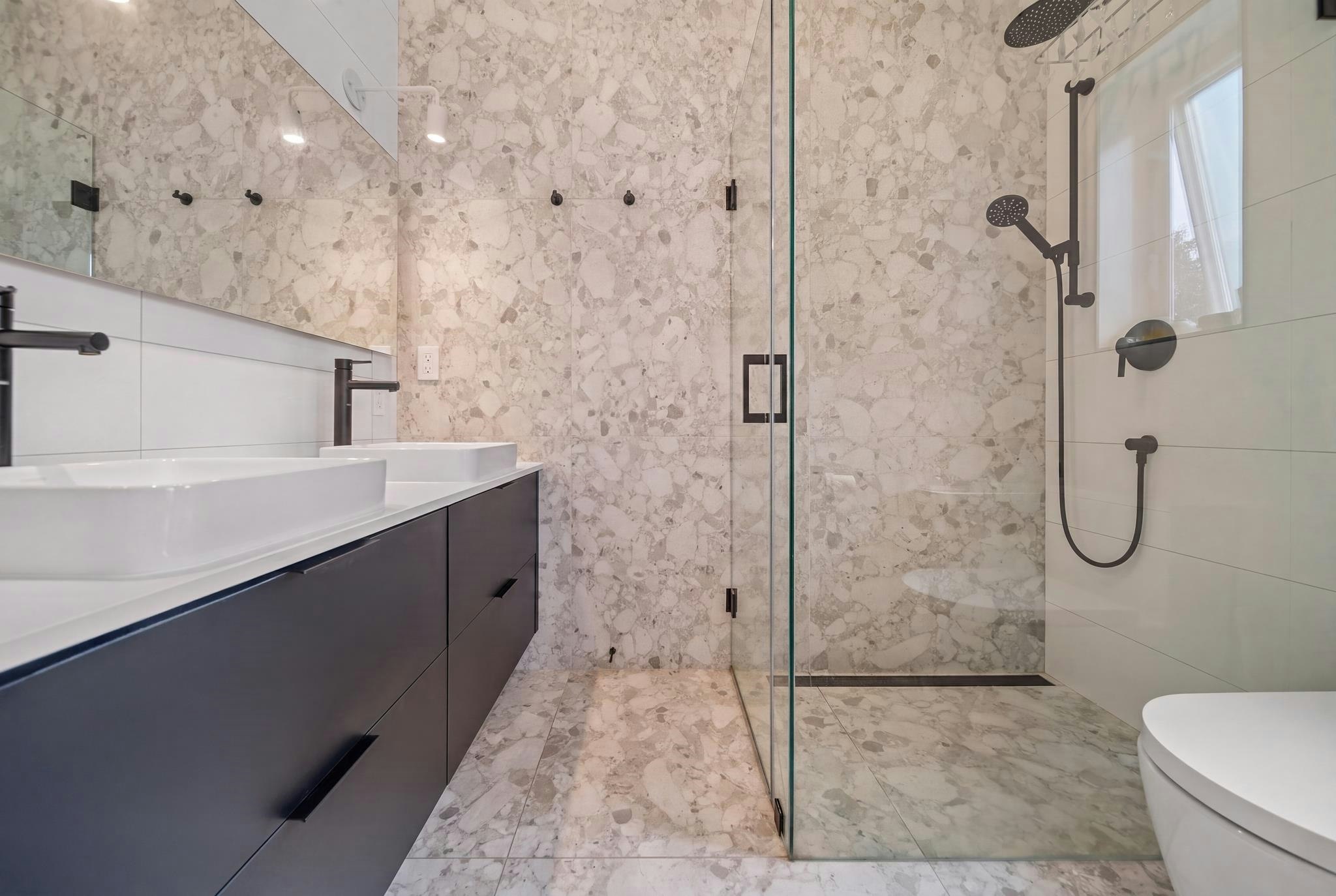 1438 E 17th Avenue, Vancouver, BC, V5N 2G8 - 13