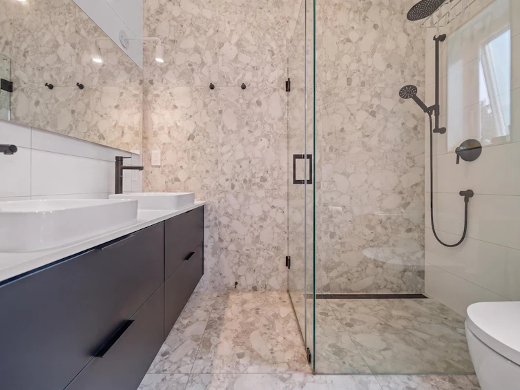 1438 E 17th Avenue, Vancouver, BC, V5N 2G8 - 13