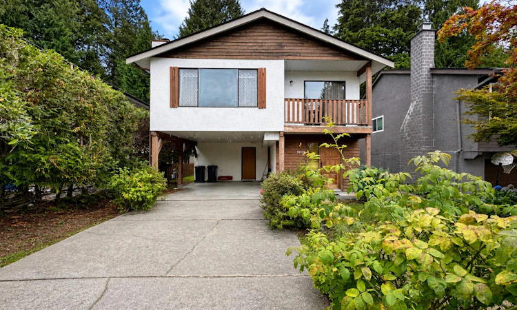 3232 Salt Spring Avenue