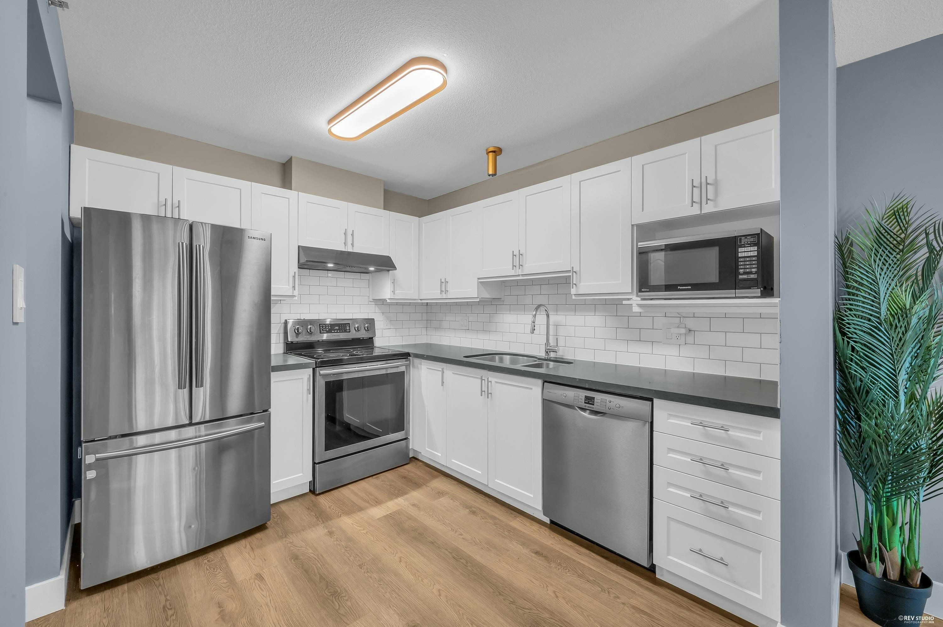105-2558 Parkview Lane - 3