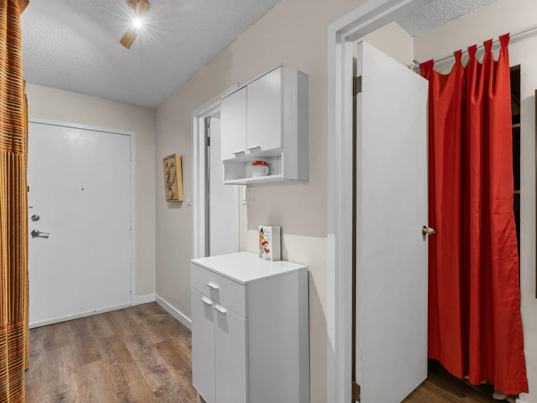 210-9867 Manchester Drive, Burnaby, BC, V3N 4P6 - 23