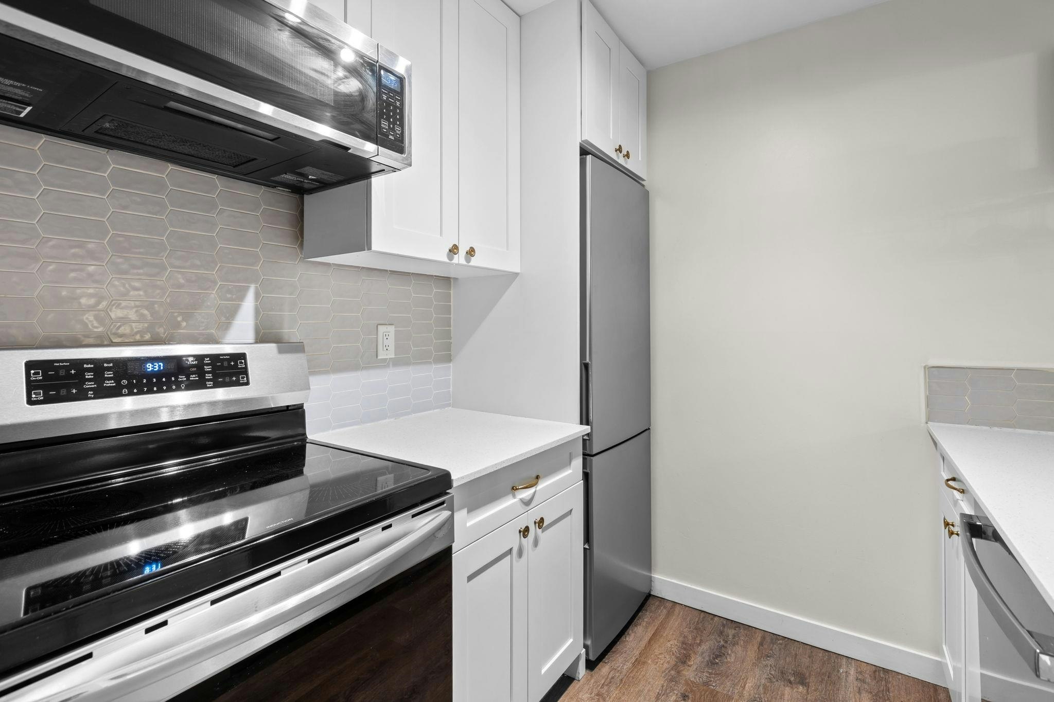 210-9867 Manchester Drive, Burnaby, BC, V3N 4P6 - 11