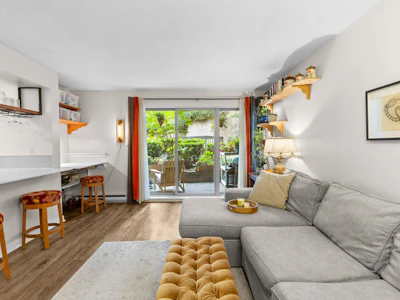 210-9867 Manchester Drive - 2