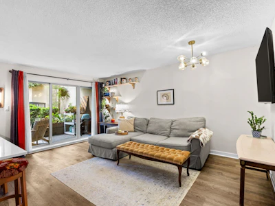 210-9867 Manchester Drive - 3