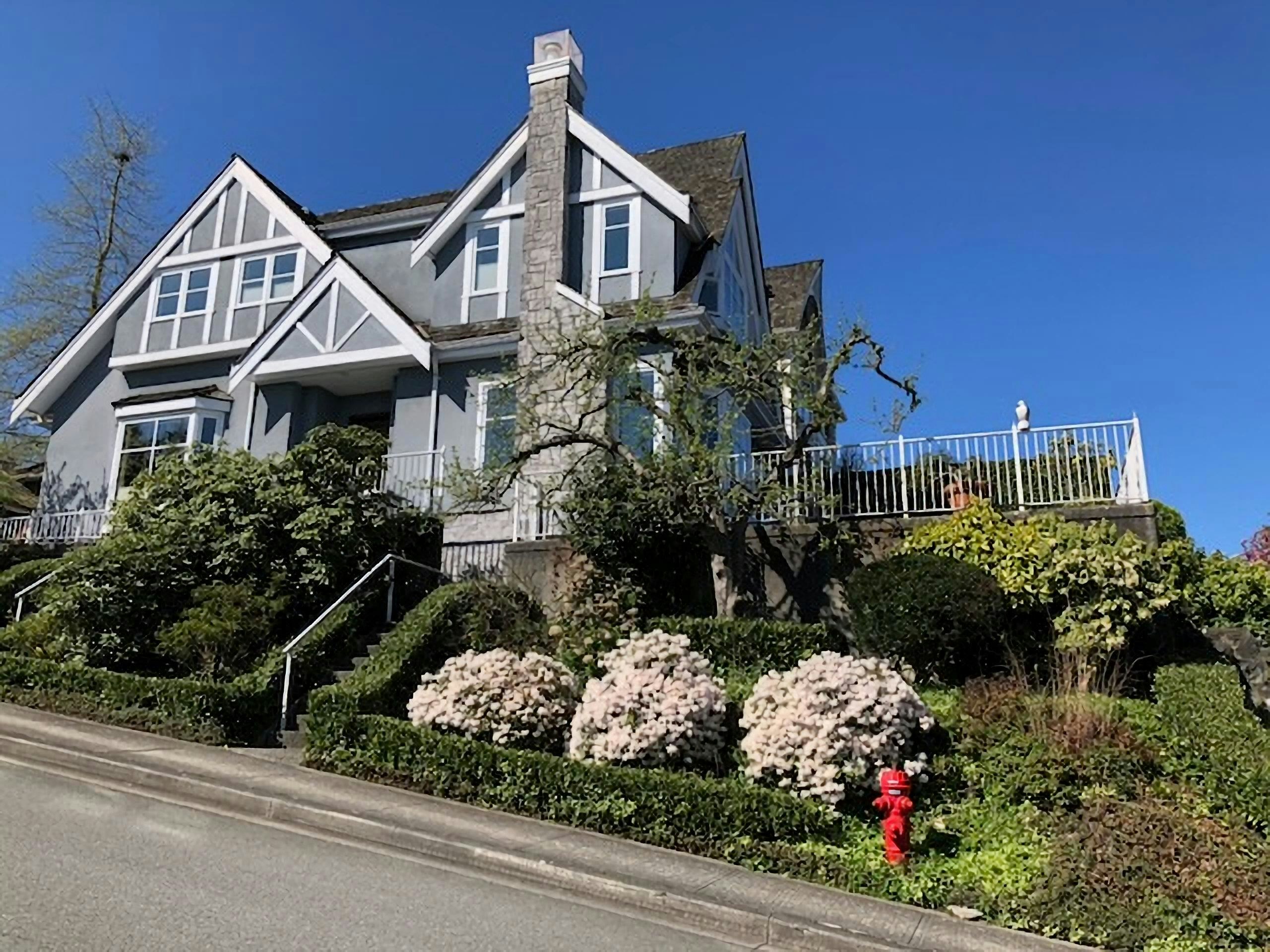 3131 Collingwood Street, Vancouver, BC, V6R 3L5