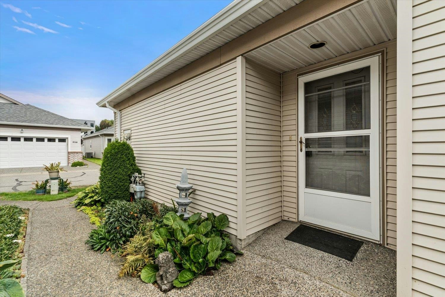 186-8485 Young Road - 4