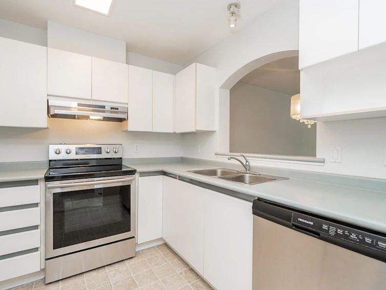 206-2990 Princess Crescent, Coquitlam, BC, V3B 7R3 - 16