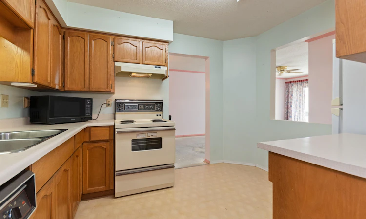 202-8725 Elm Drive