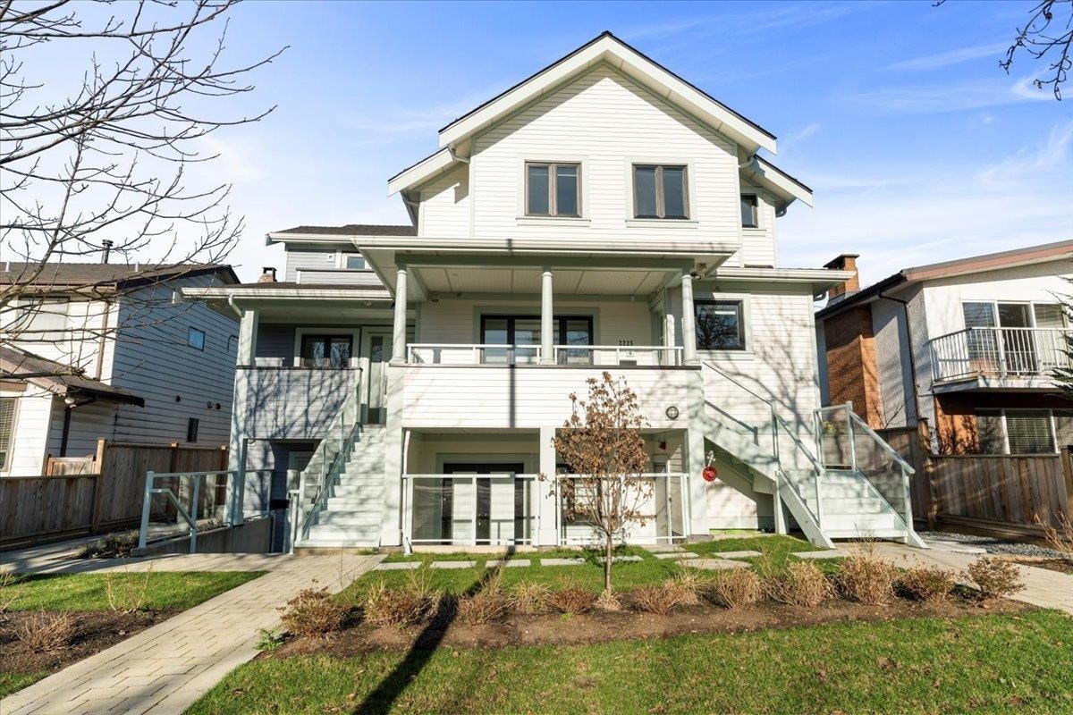 2227 W 16th Avenue, Vancouver, BC, V6K 3B4