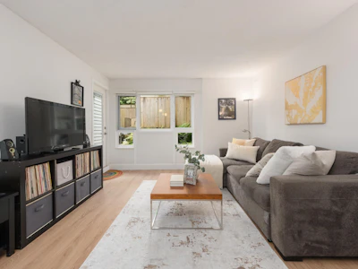 104-1330 Graveley Street - 5