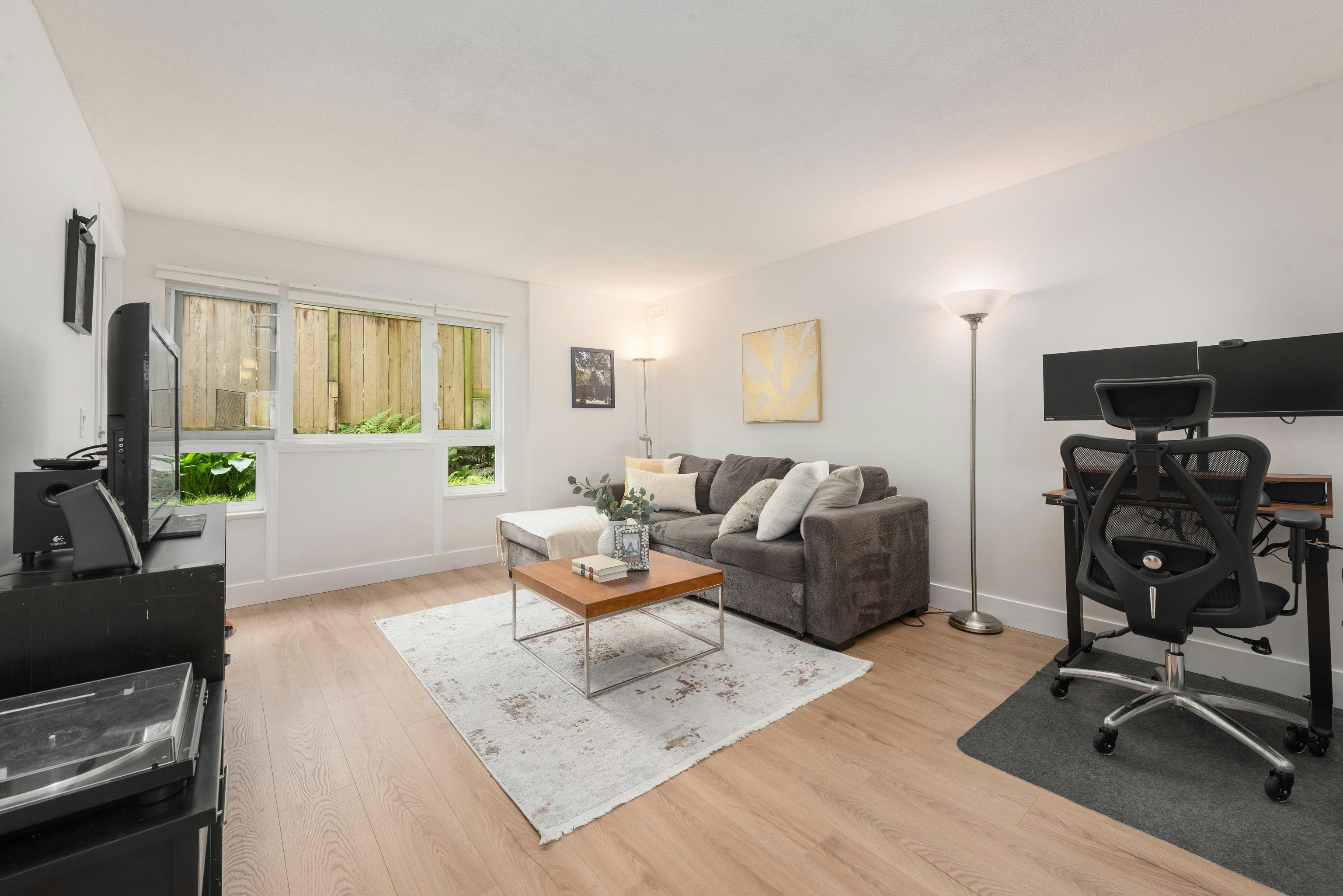 104-1330 Graveley Street - 4