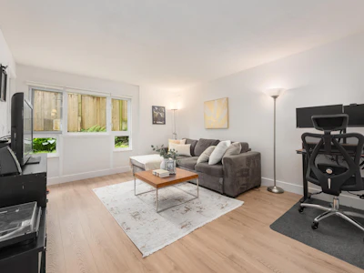 104-1330 Graveley Street - 4