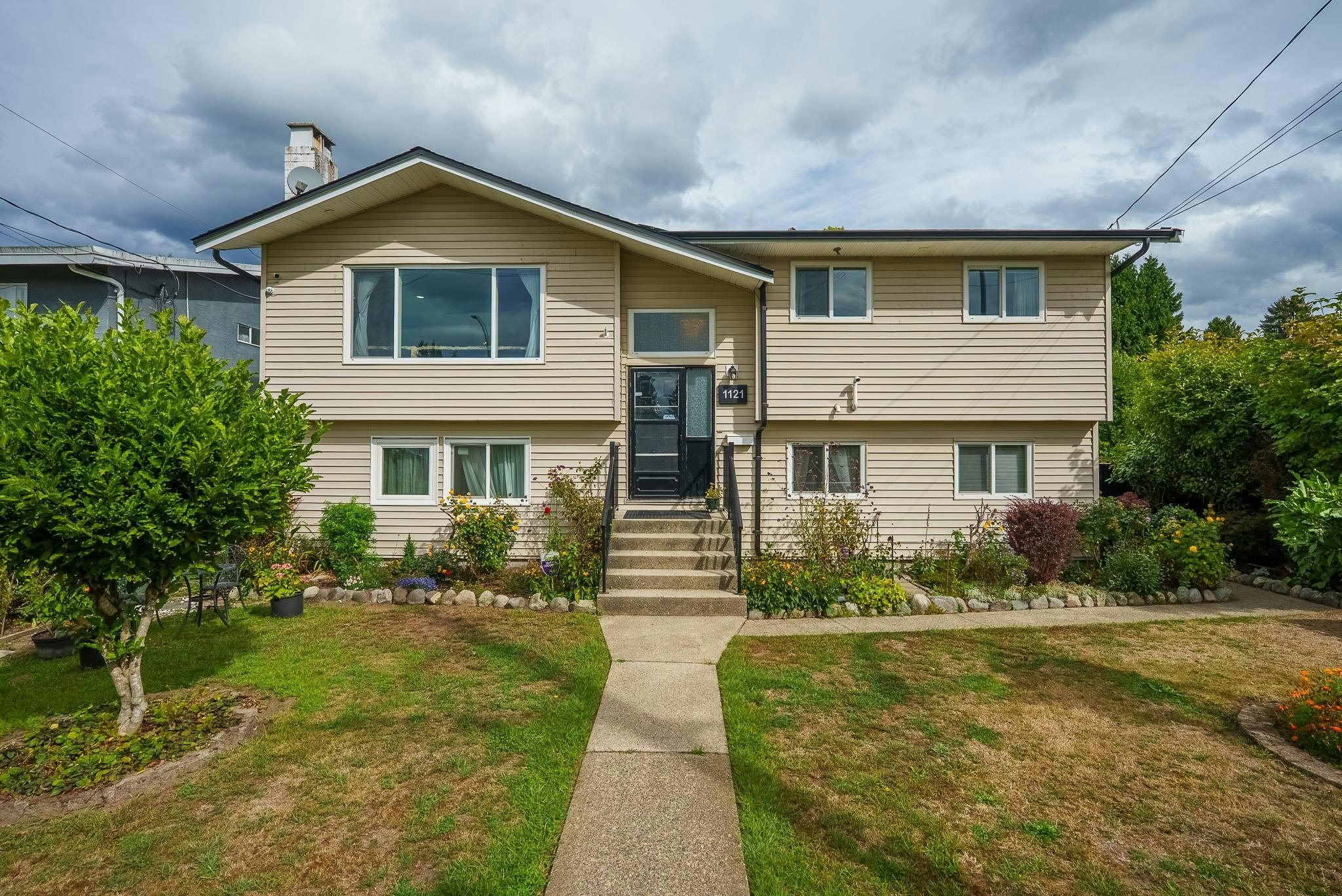 1121 Prairie Avenue - 2