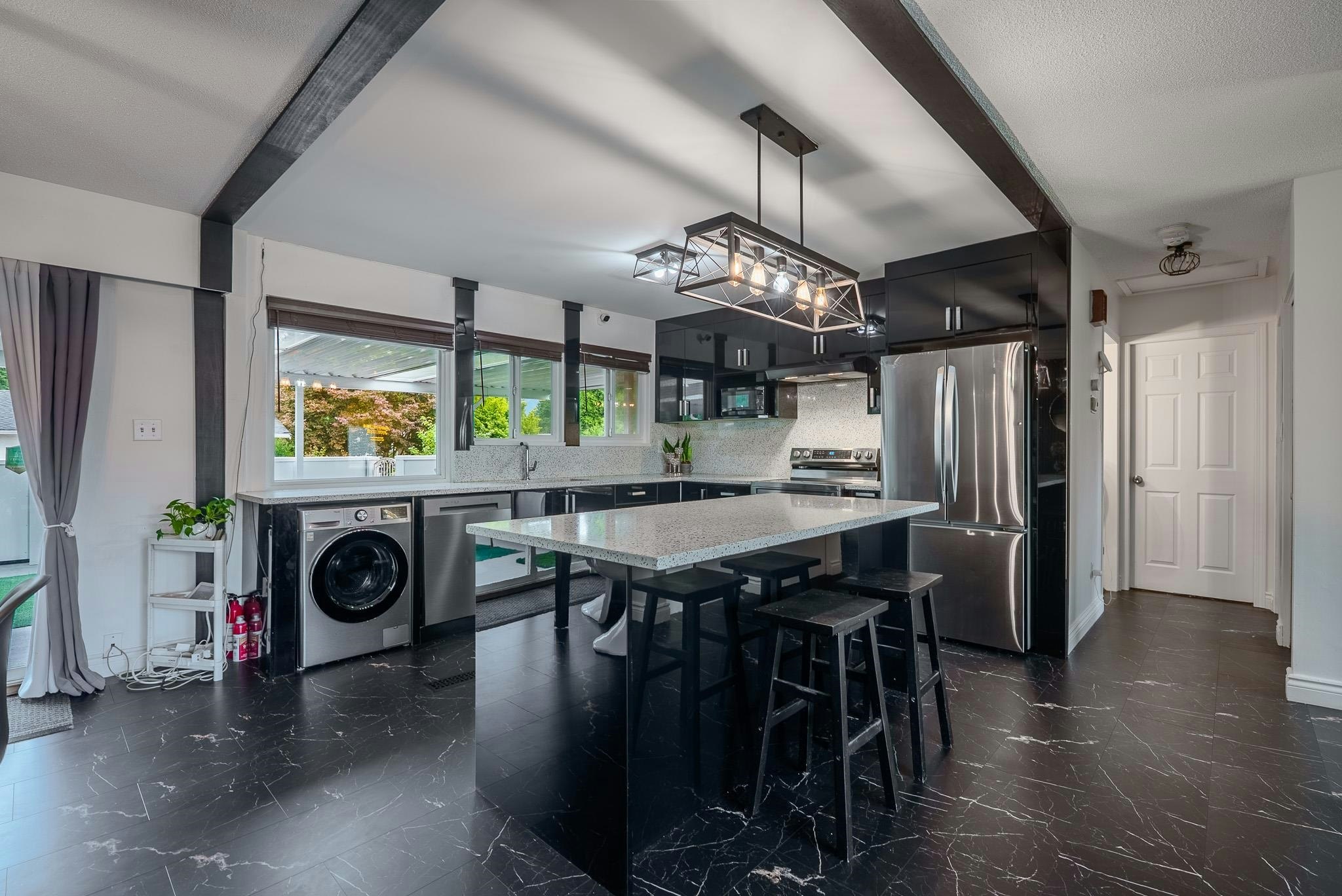 1121 Prairie Avenue - 4