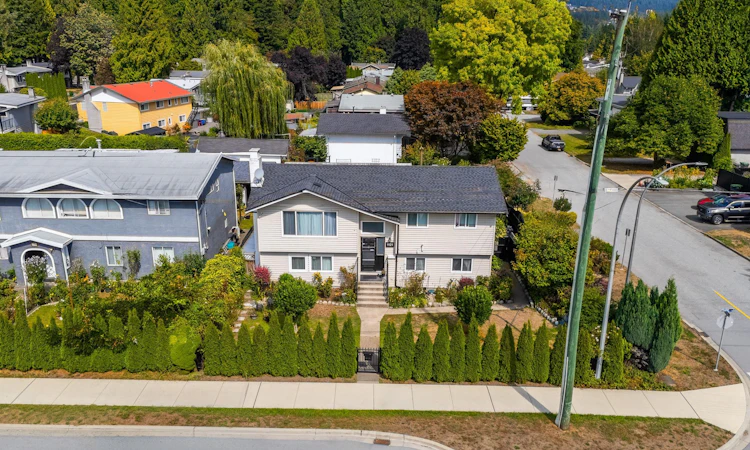 1121 Prairie Avenue