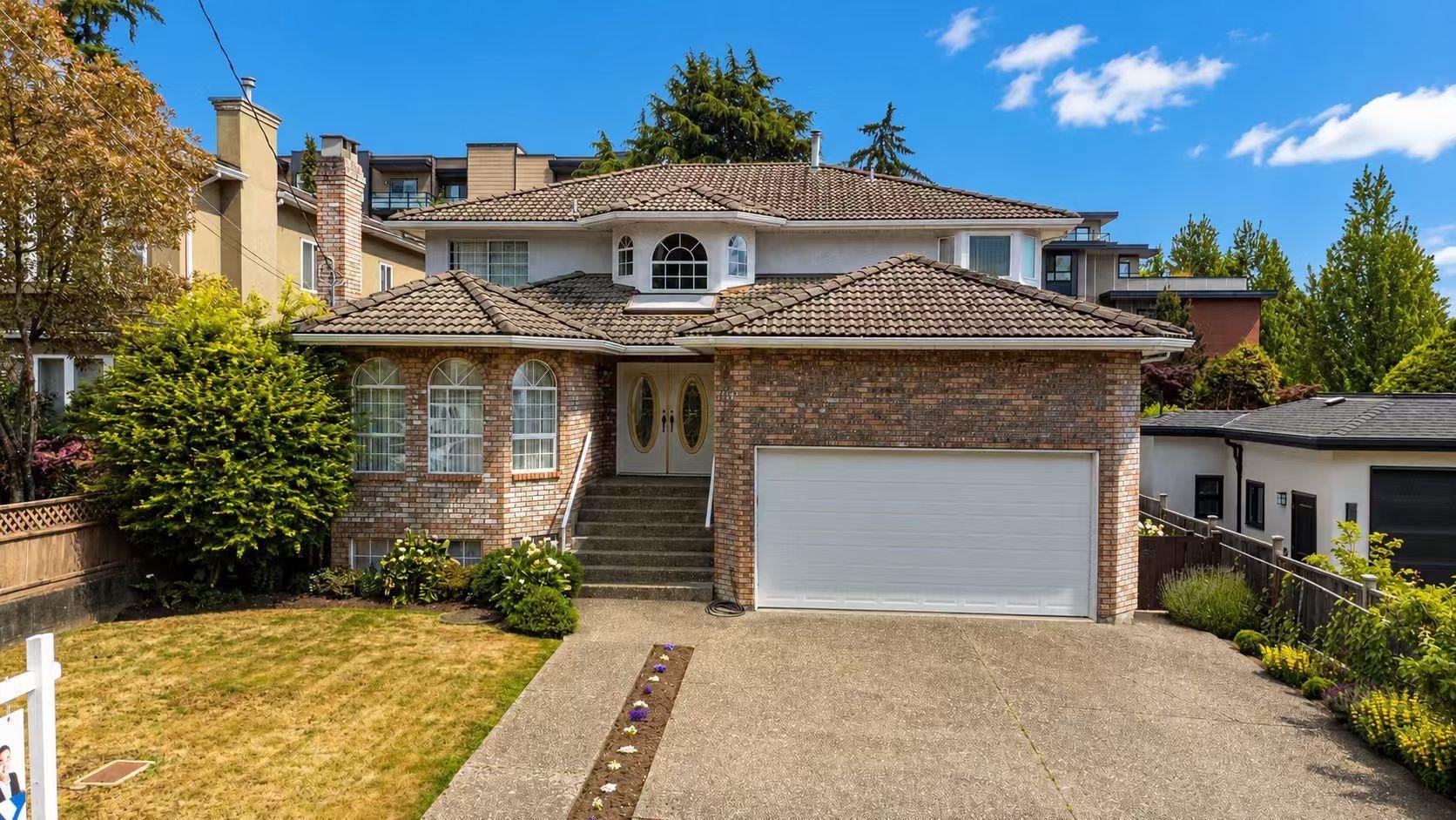 7758 Mcgregor Avenue, Burnaby, BC, V5J 4H5