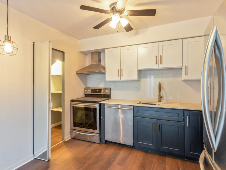 202-836 Twelfth Street, New Westminster, BC, V3M 4K3 - 11