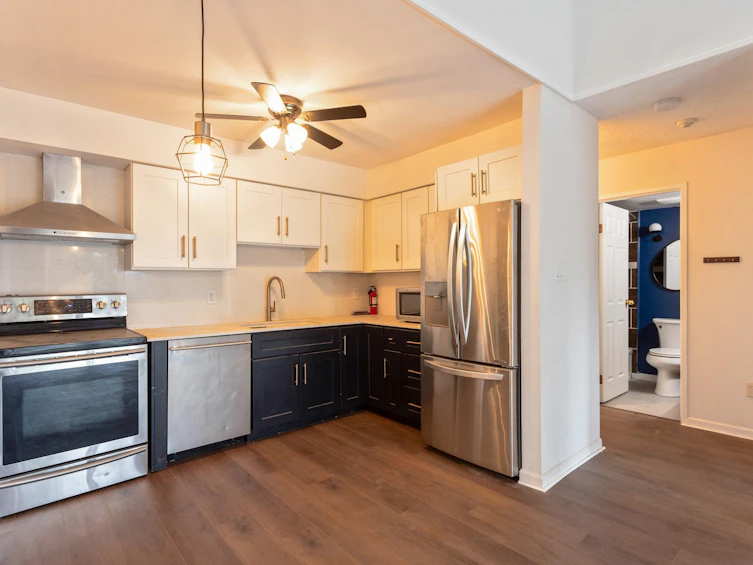 202-836 Twelfth Street, New Westminster, BC, V3M 4K3 - 9