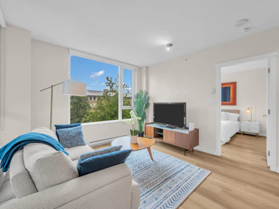 305-3100 Windsor Gate - 3