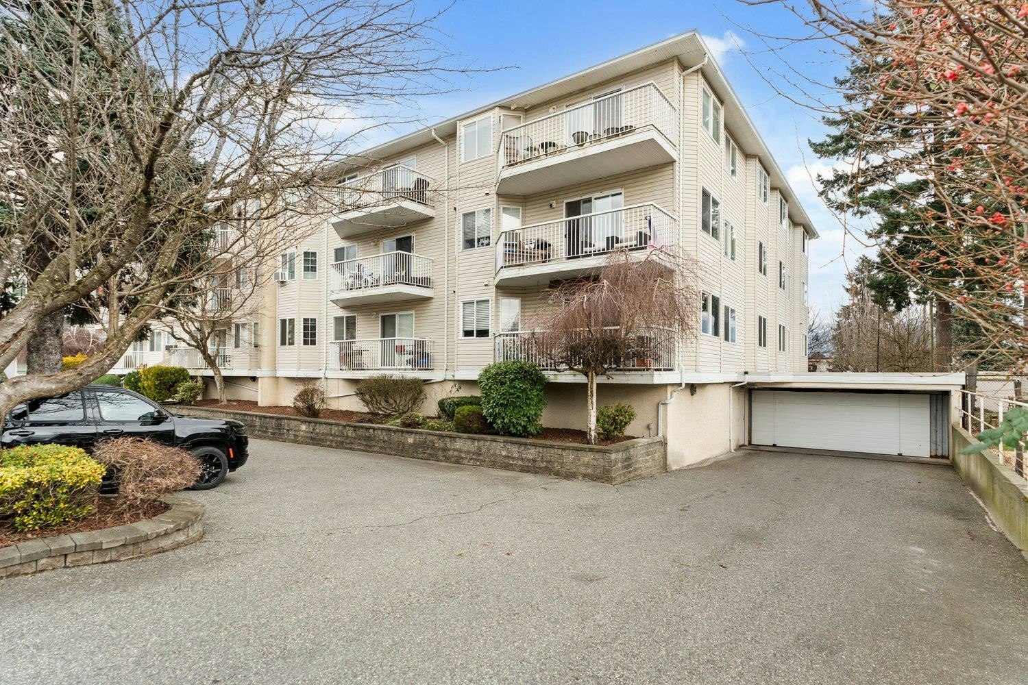 103-8934 Mary Street - 3