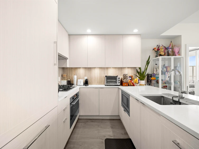 1103-5051 Imperial Street, Burnaby, BC, V5J 0J3 - 4