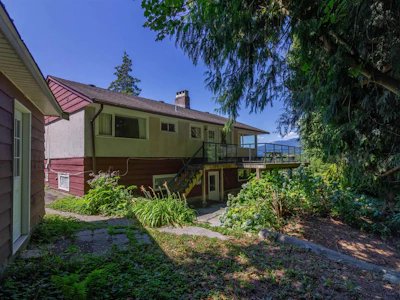 446 Northcliffe Crescent - 3