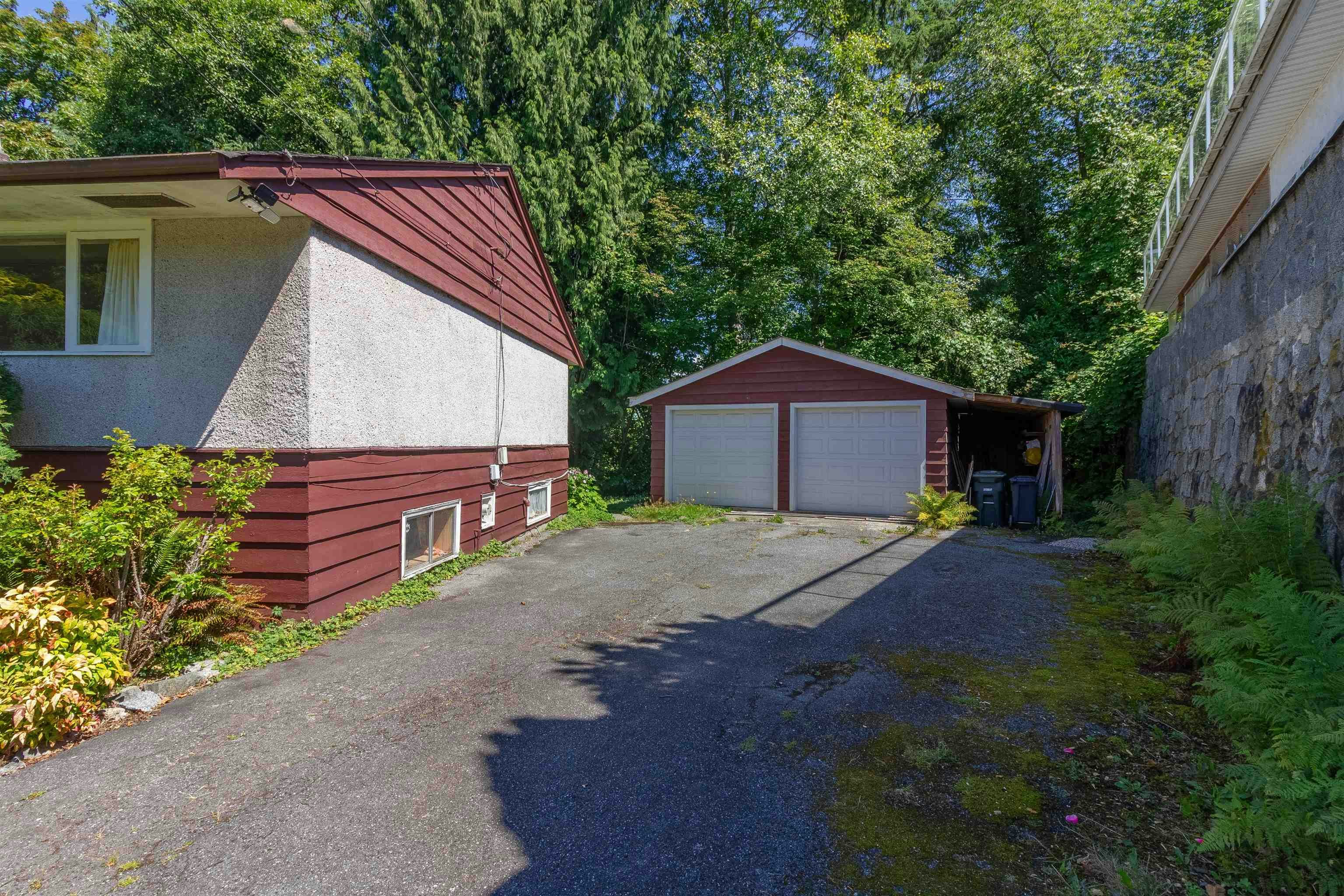 446 Northcliffe Crescent - 2