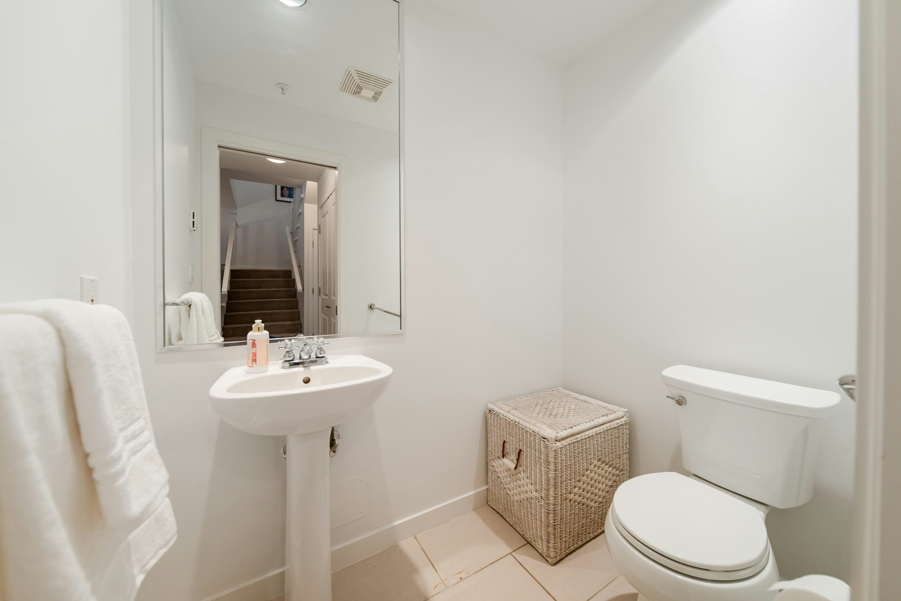 8-4333 Central Boulevard, Burnaby, BC, V5H 4W8 - 14